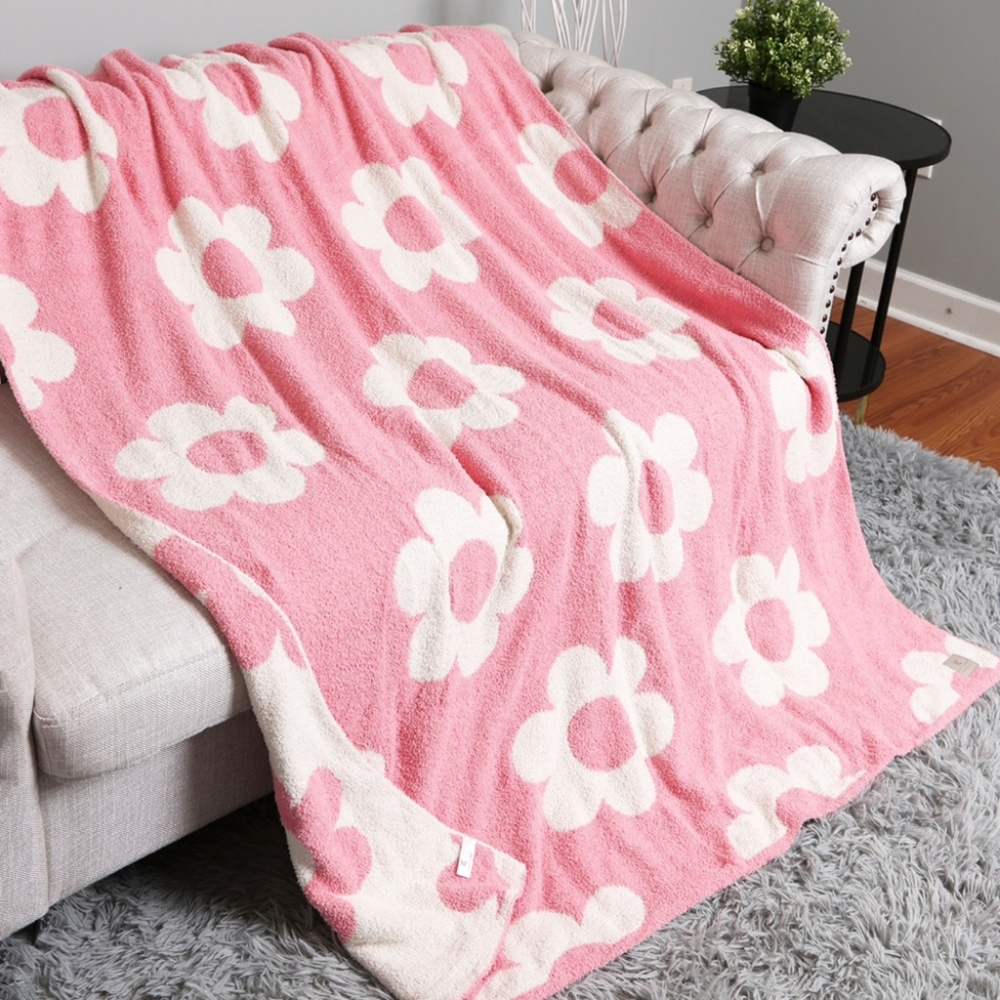 White Pink Flower Daisy Patterned Blanket Design Reversible Throw